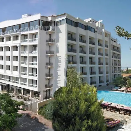 Esat Kusadası