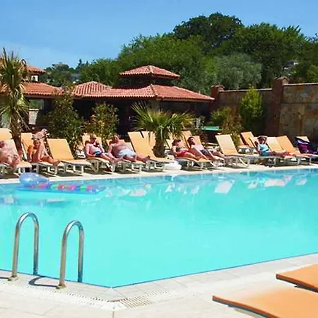 Esat Кушадасы