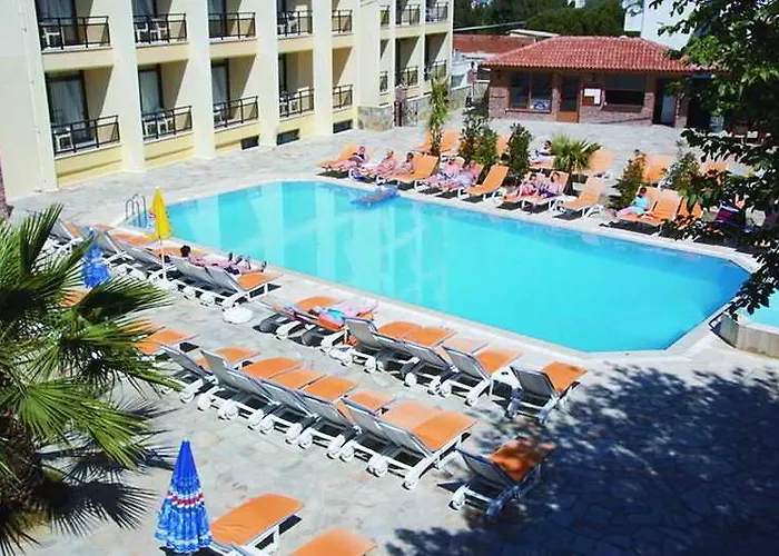 Esat Otel Kuşadası