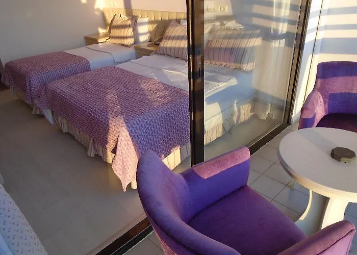 Esat Otel Kuşadası