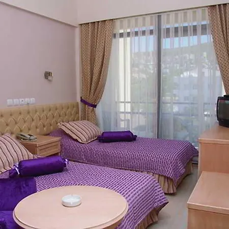 Esat Hotel Kuşadası